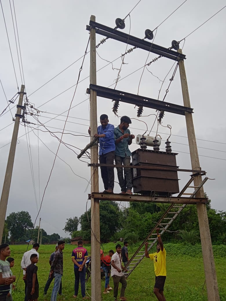 सिंगीबहार के पहलवान टोली के लोगों को मिली लो वोल्टेज की समस्या से निजात